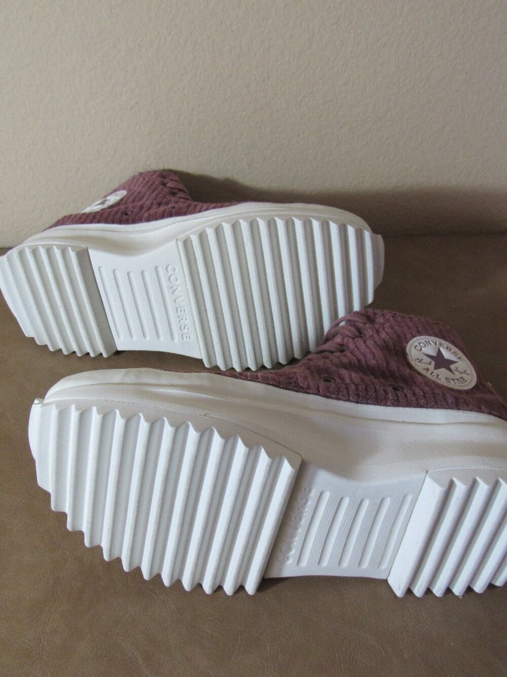 CONVERSE Run Star Hike Hi Cozy Utility Sneakers Dark Wine Women's 8.5 - Picture 5 of 8